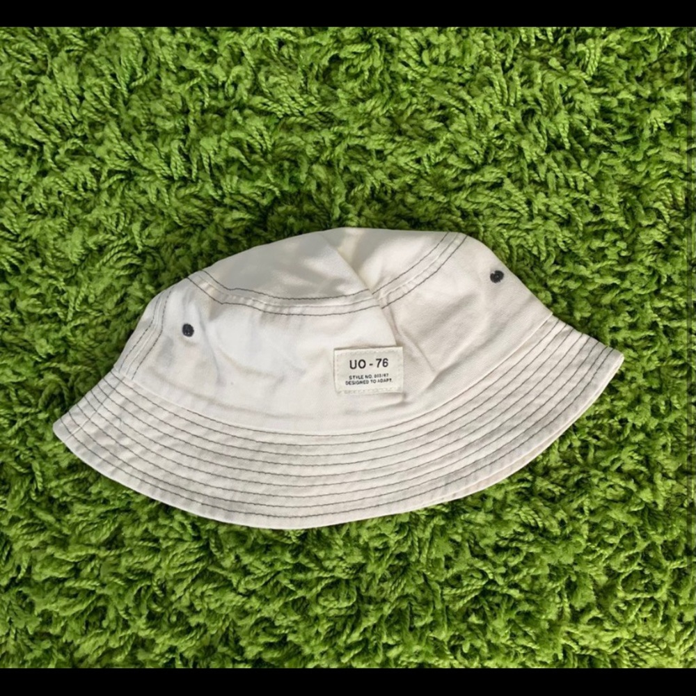 urban outfitters bucket bay